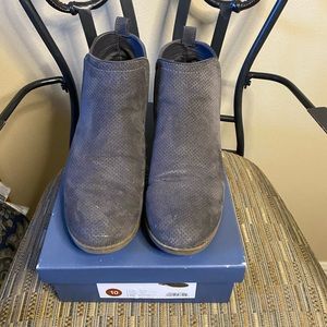 Universal Thread bootie - gray